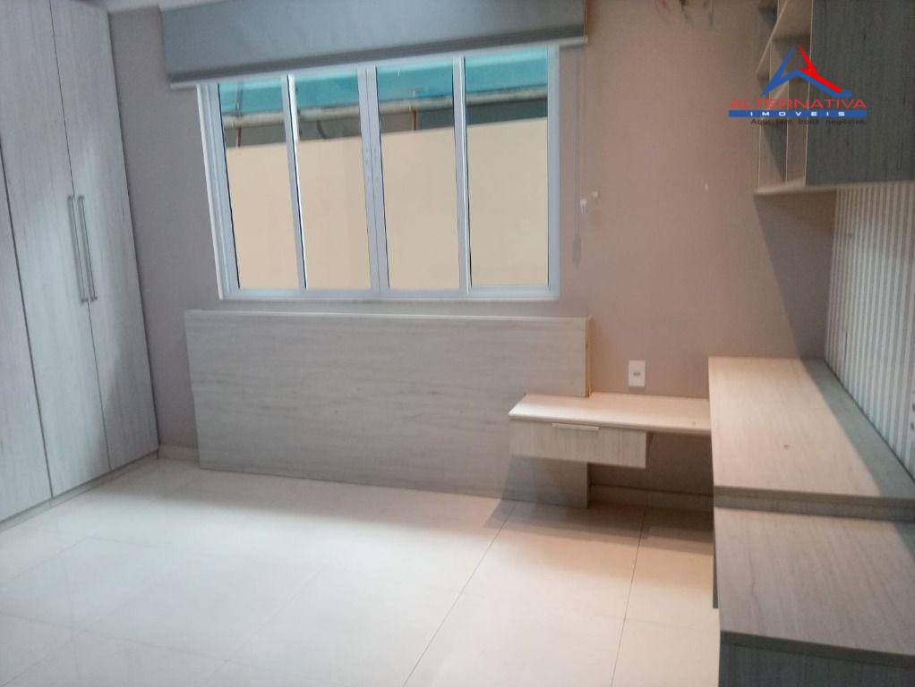 Casa à venda com 3 quartos, 240m² - Foto 19