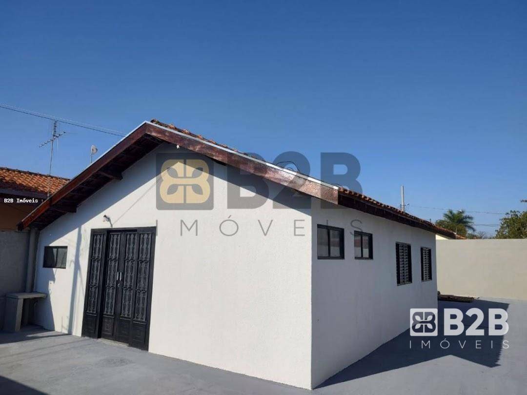 Casa à venda com 2 quartos, 81m² - Foto 1