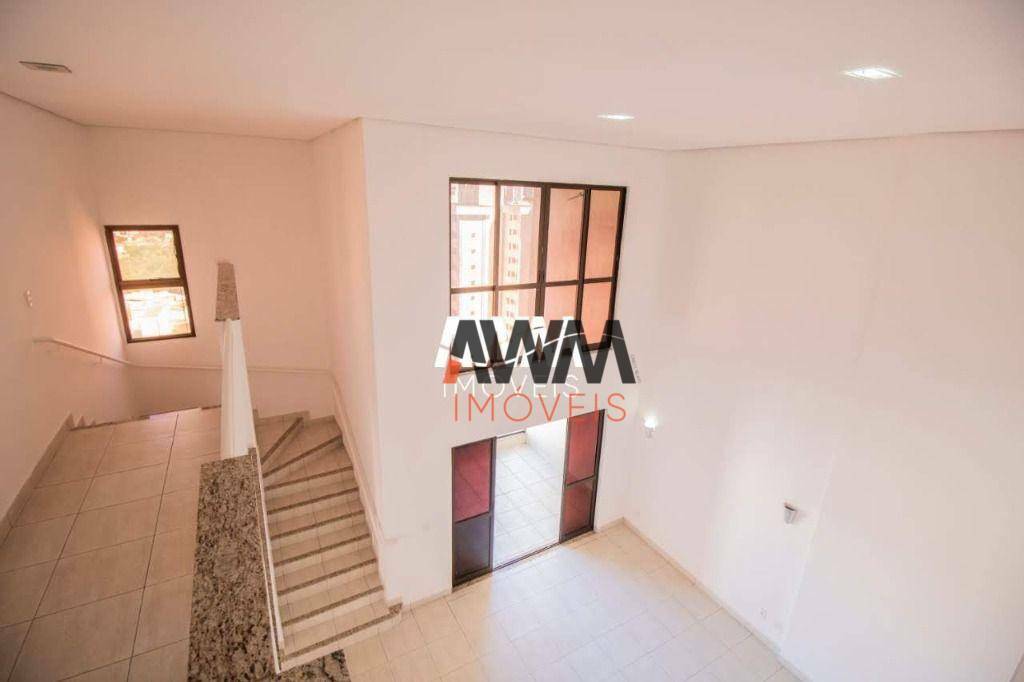 Apartamento para alugar com 4 quartos, 220m² - Foto 13