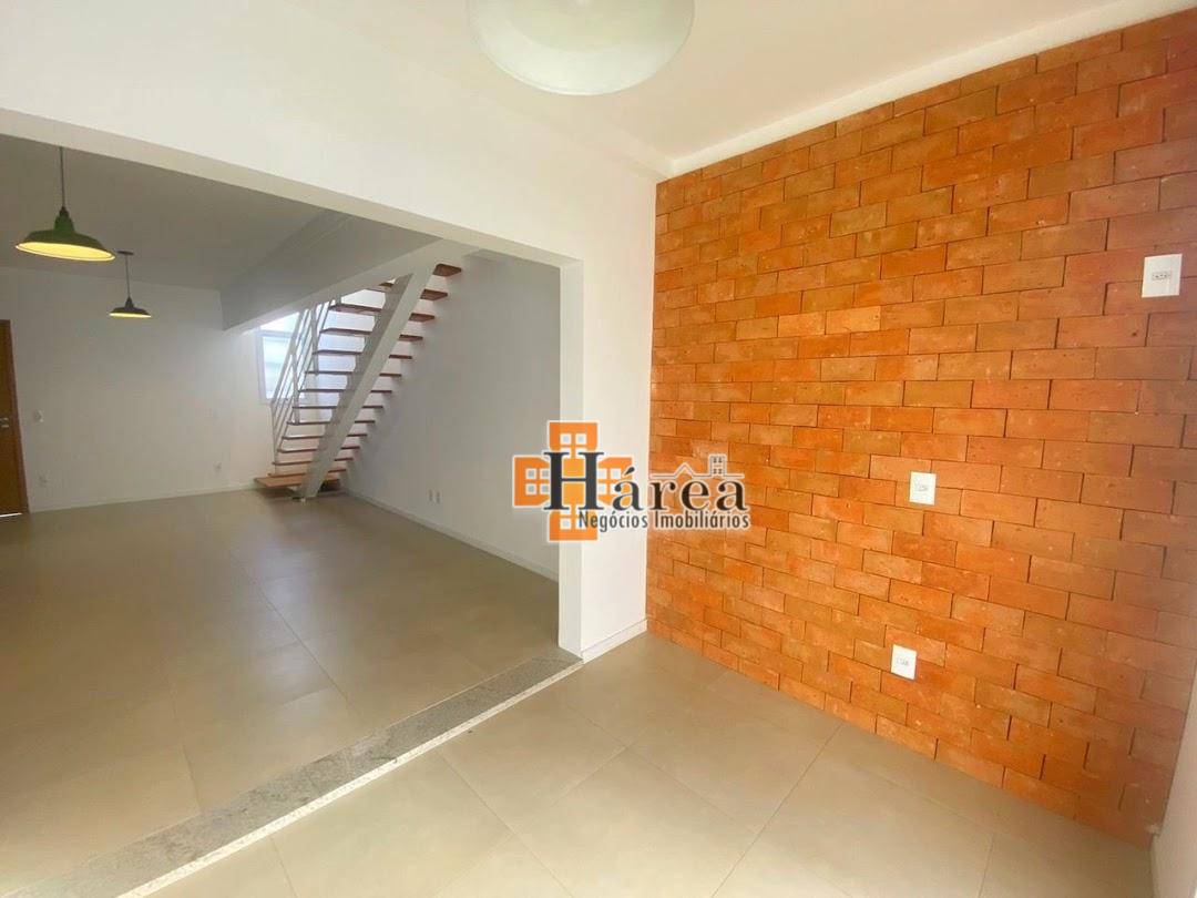 Sobrado à venda com 3 quartos, 140m² - Foto 1
