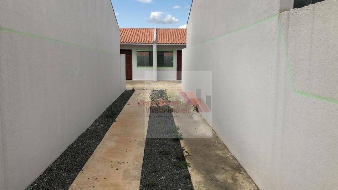 Casa à venda com 2 quartos, 49m² - Foto 1