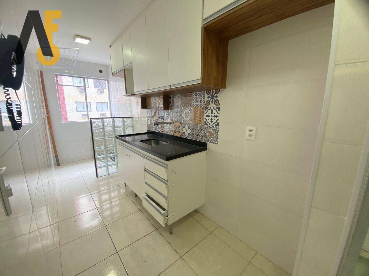 Apartamento à venda com 2 quartos, 64m² - Foto 8