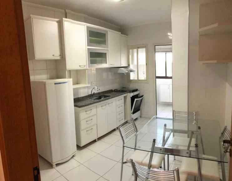 Apartamento à venda com 2 quartos, 78m² - Foto 2