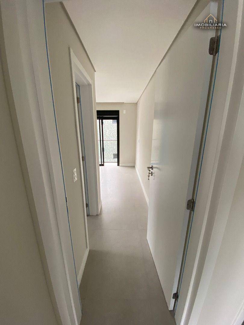 Apartamento à venda com 3 quartos, 136m² - Foto 28