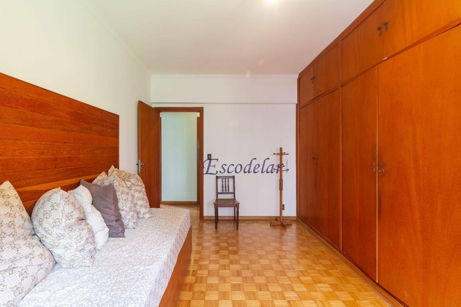 Apartamento à venda com 4 quartos, 220m² - Foto 8