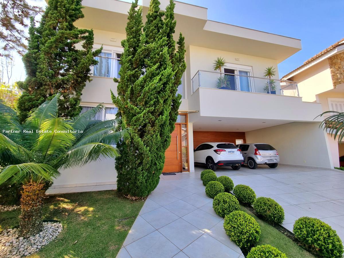 Casa à venda com 4 quartos, 551m² - Foto 1