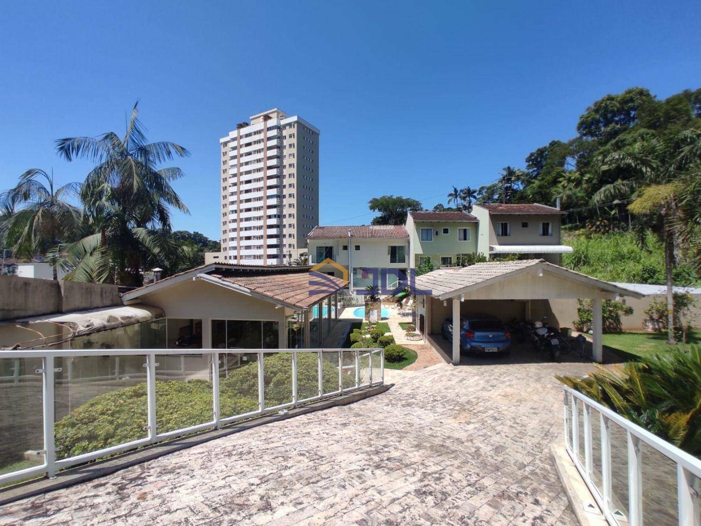 Sobrado à venda com 4 quartos, 694m² - Foto 1