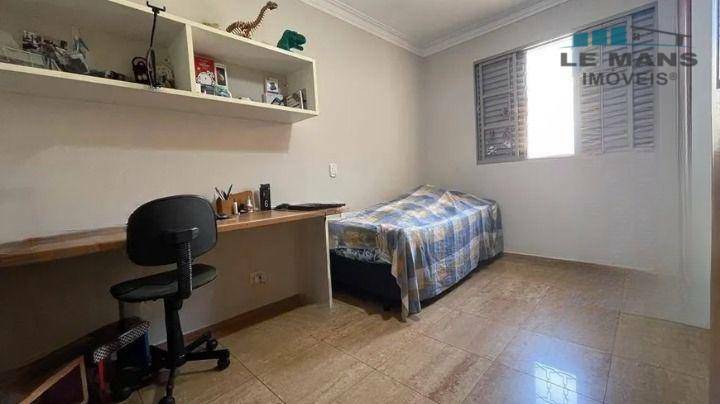 Casa à venda com 2 quartos, 197m² - Foto 11