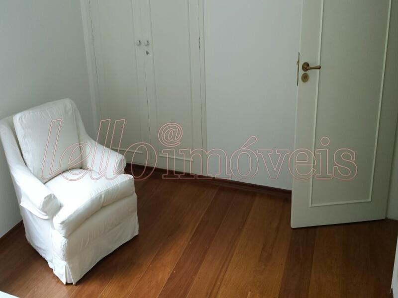 Apartamento para alugar com 3 quartos, 200m² - Foto 14