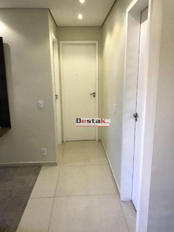 Apartamento à venda com 3 quartos, 60m² - Foto 25