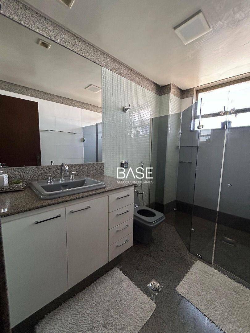 Apartamento à venda com 4 quartos, 196m² - Foto 7