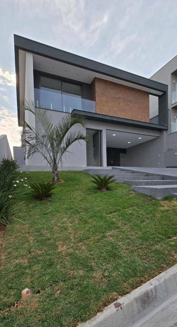 Casa de Condomínio à venda com 4 quartos, 300m² - Foto 1