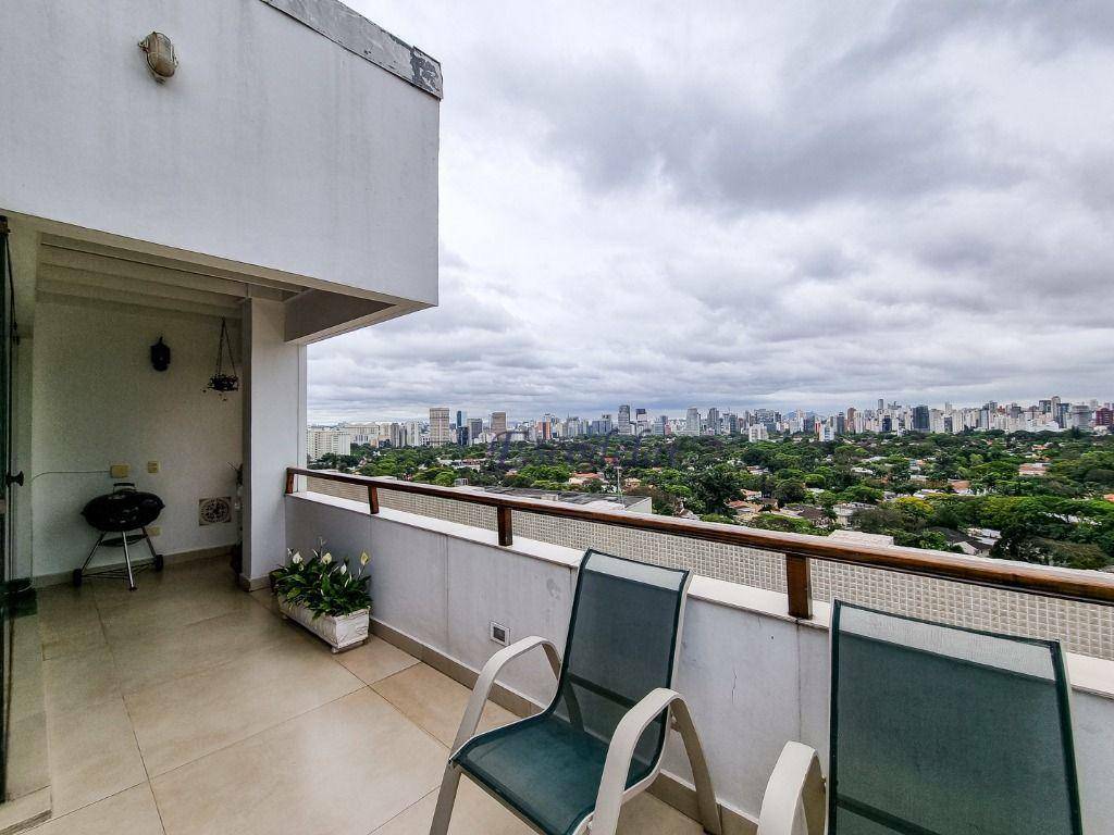 Cobertura à venda com 2 quartos, 221m² - Foto 4