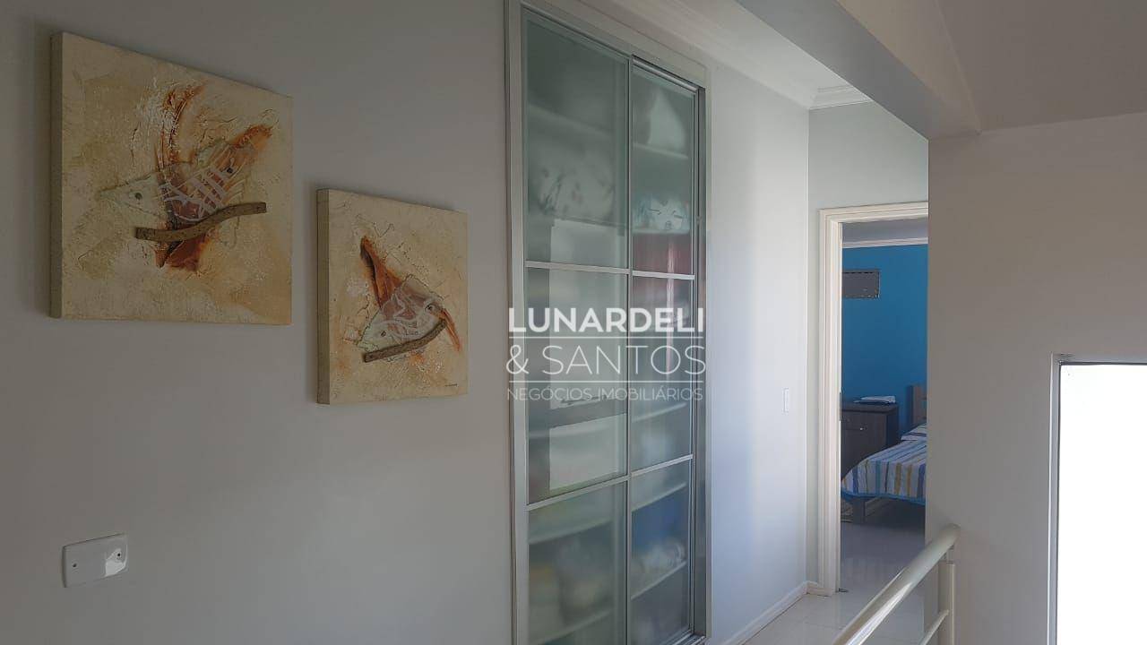 Casa à venda com 3 quartos, 230m² - Foto 4