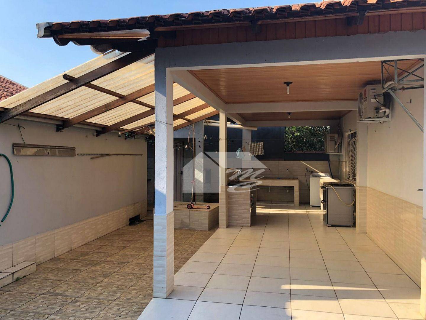 Casa à venda com 3 quartos, 300m² - Foto 7