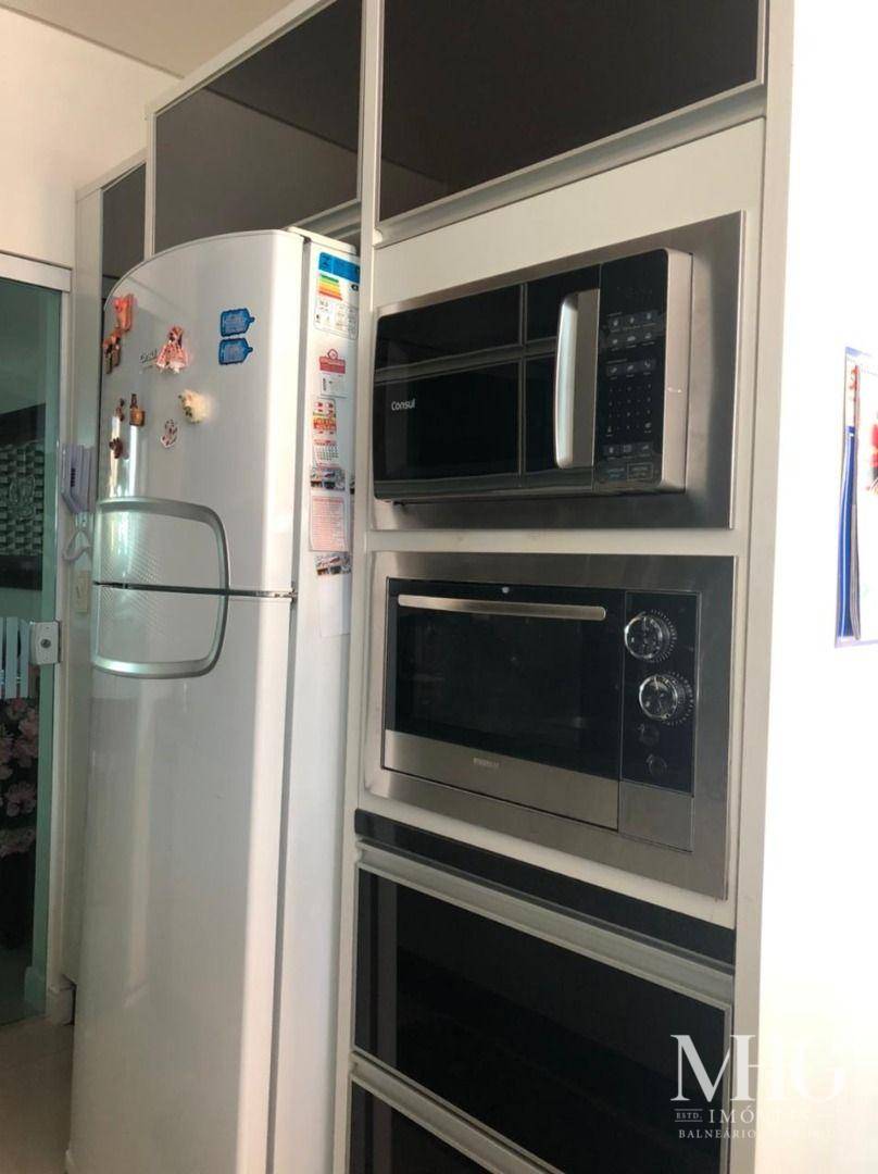 Apartamento à venda com 3 quartos, 178m² - Foto 4