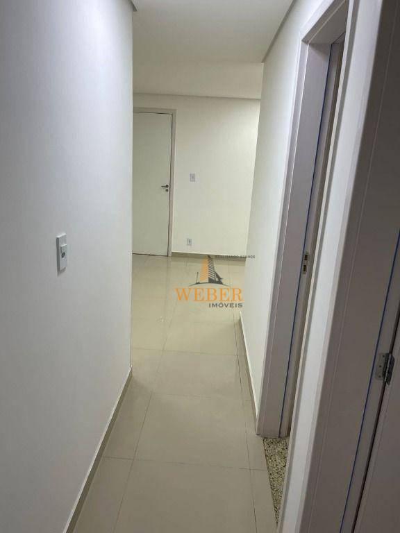 Apartamento à venda com 2 quartos, 42m² - Foto 3