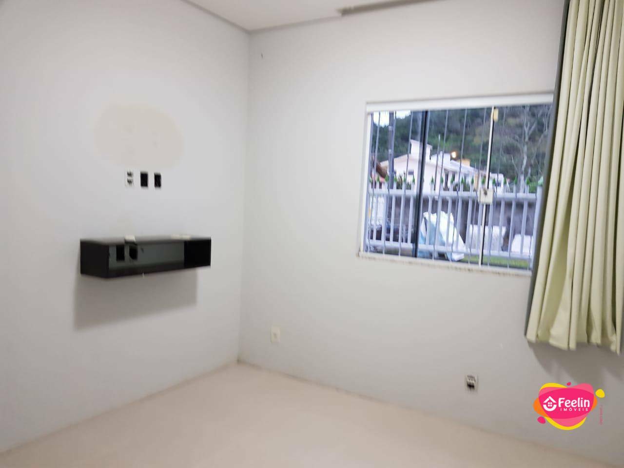 Casa à venda com 3 quartos, 140m² - Foto 4