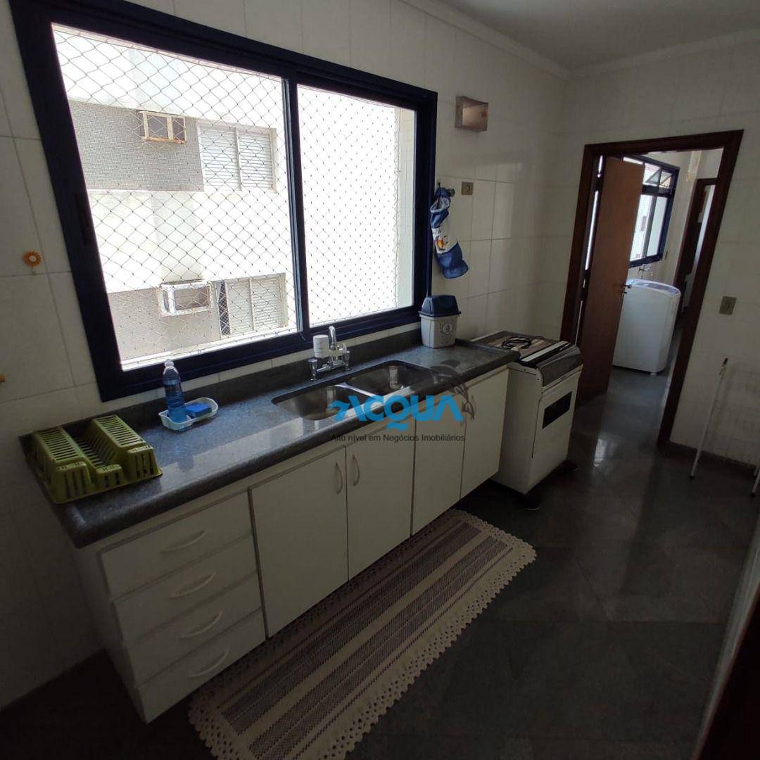 Apartamento à venda com 3 quartos, 170m² - Foto 6