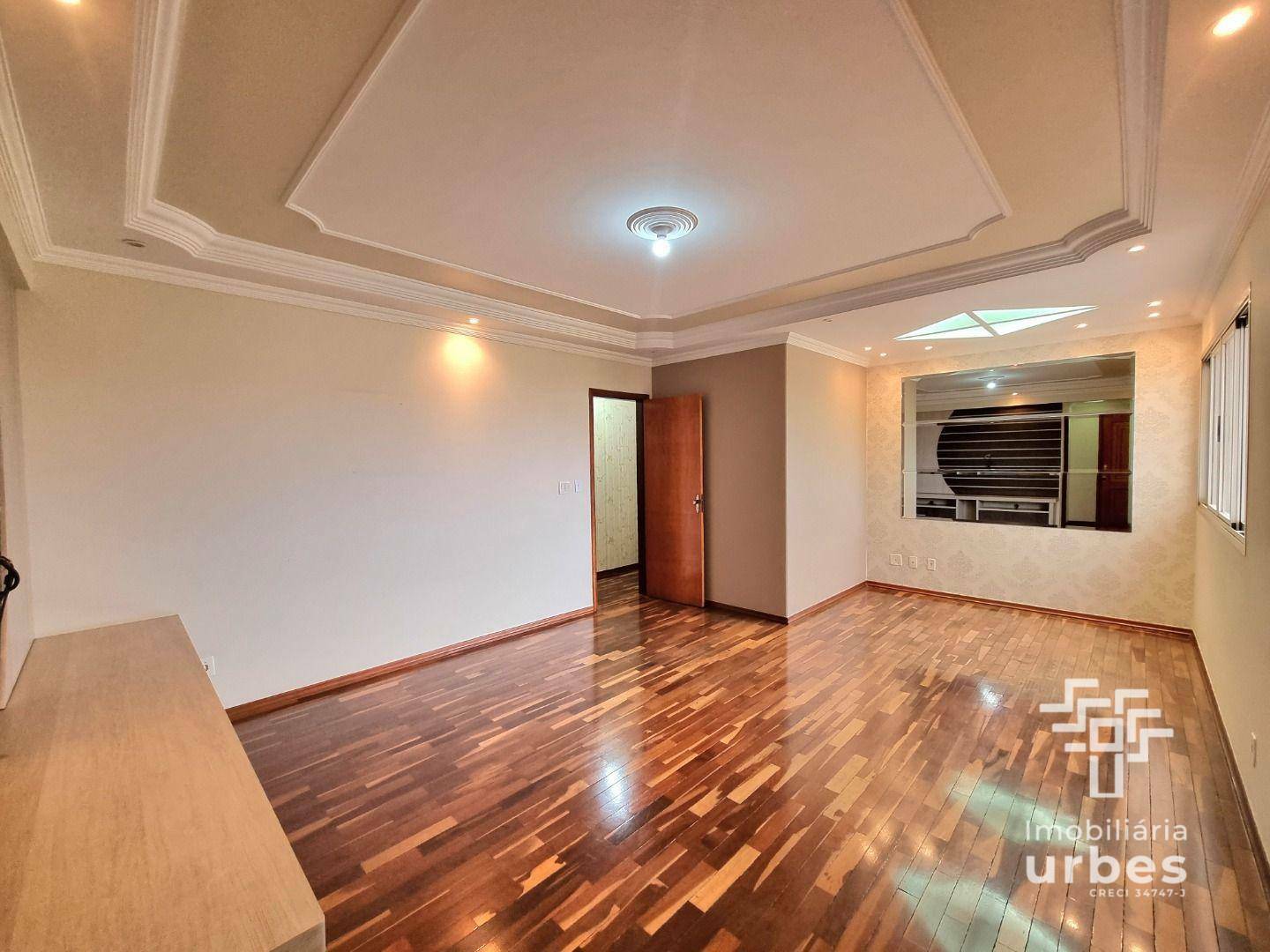 Apartamento à venda com 3 quartos, 115m² - Foto 1