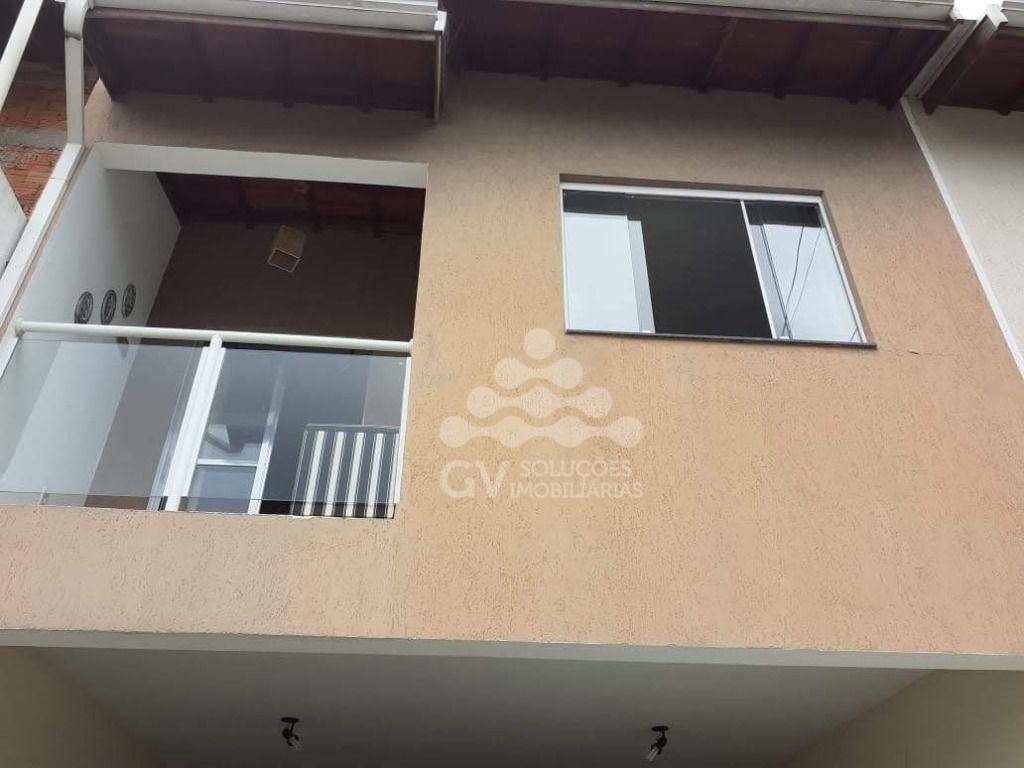 Casa à venda com 2 quartos, 109m² - Foto 2