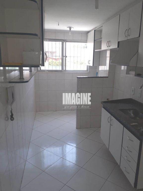 Apartamento à venda com 2 quartos, 57m² - Foto 11