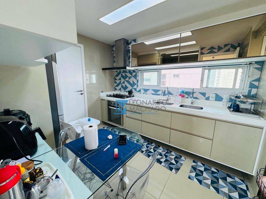 Apartamento à venda com 3 quartos, 111m² - Foto 12