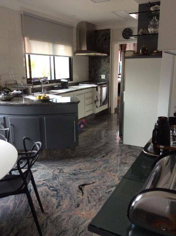 Apartamento à venda e aluguel com 3 quartos, 200m² - Foto 1