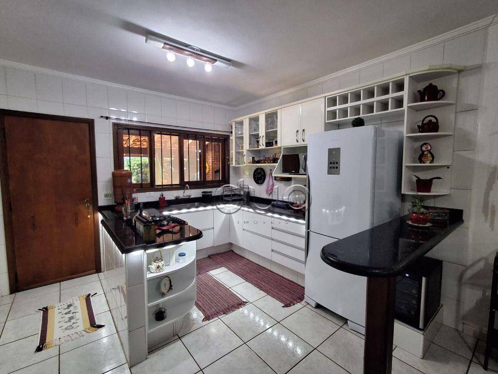 Casa à venda com 3 quartos, 300m² - Foto 35