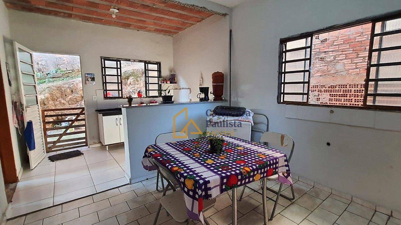 Casa à venda com 2 quartos, 88m² - Foto 4