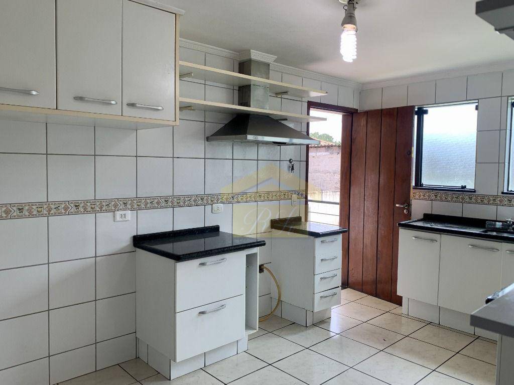 Casa para alugar com 2 quartos, 180m² - Foto 6