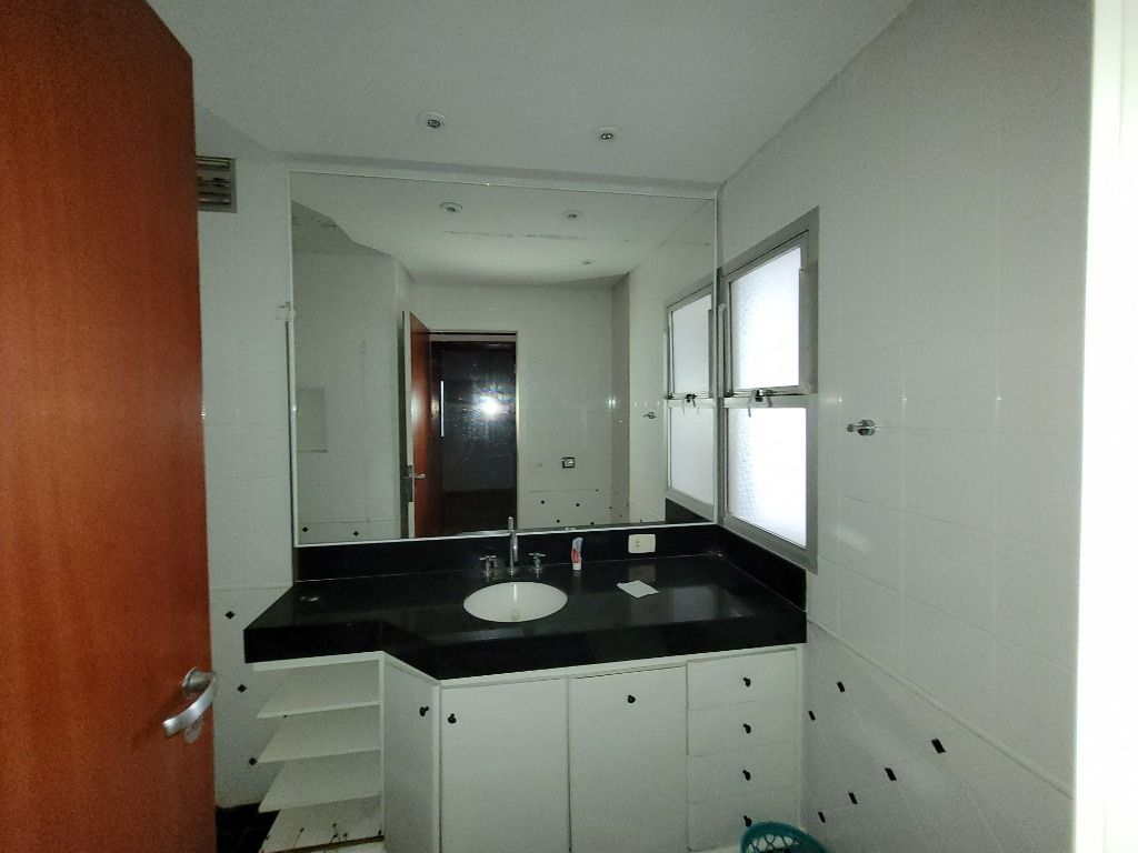 Apartamento à venda com 4 quartos, 160m² - Foto 15