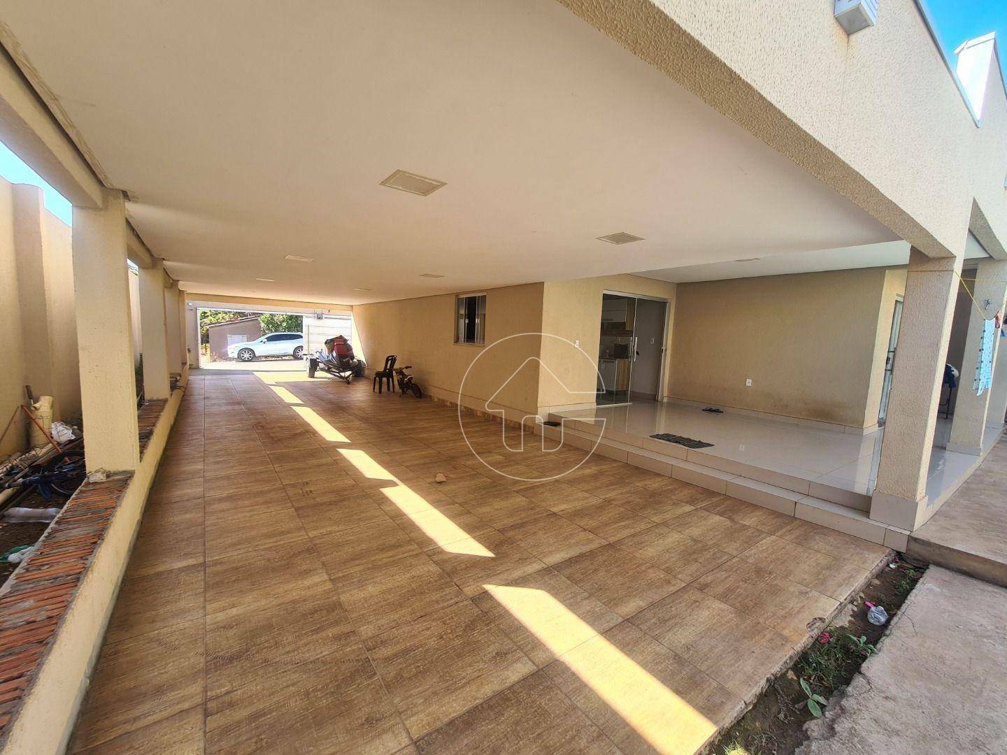 Casa à venda com 3 quartos, 300m² - Foto 10