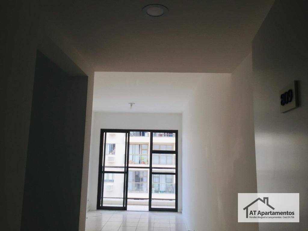 Apartamento à venda com 3 quartos, 68m² - Foto 3