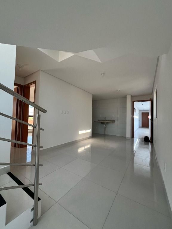 Cobertura à venda com 2 quartos, 90m² - Foto 8