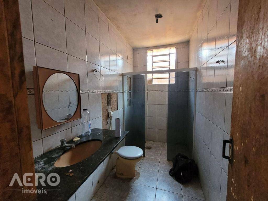 Casa à venda com 2 quartos, 60m² - Foto 5