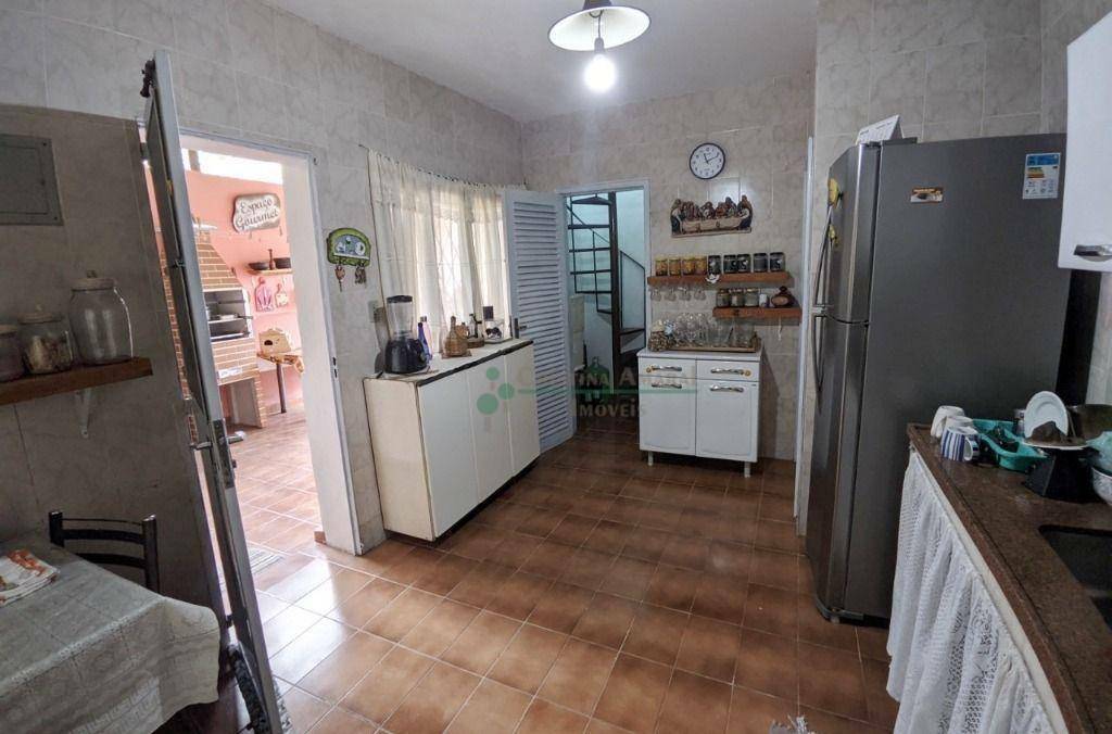 Casa à venda com 4 quartos, 200m² - Foto 12