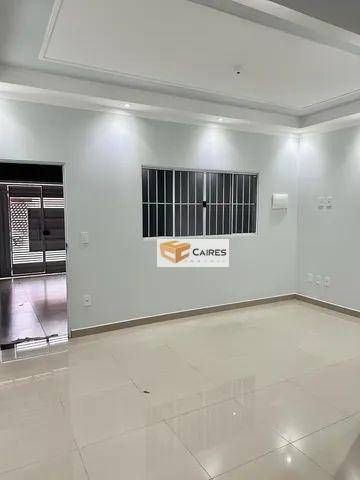 Casa à venda com 3 quartos, 115m² - Foto 1