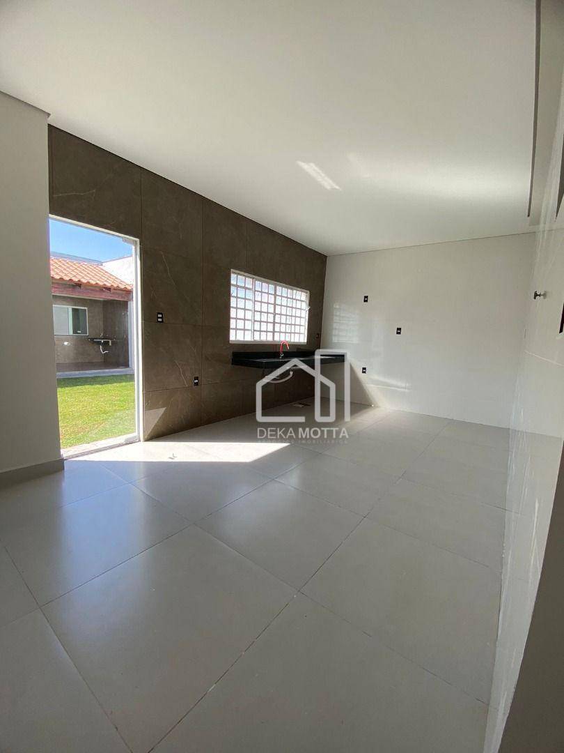 Casa à venda com 4 quartos, 150m² - Foto 2