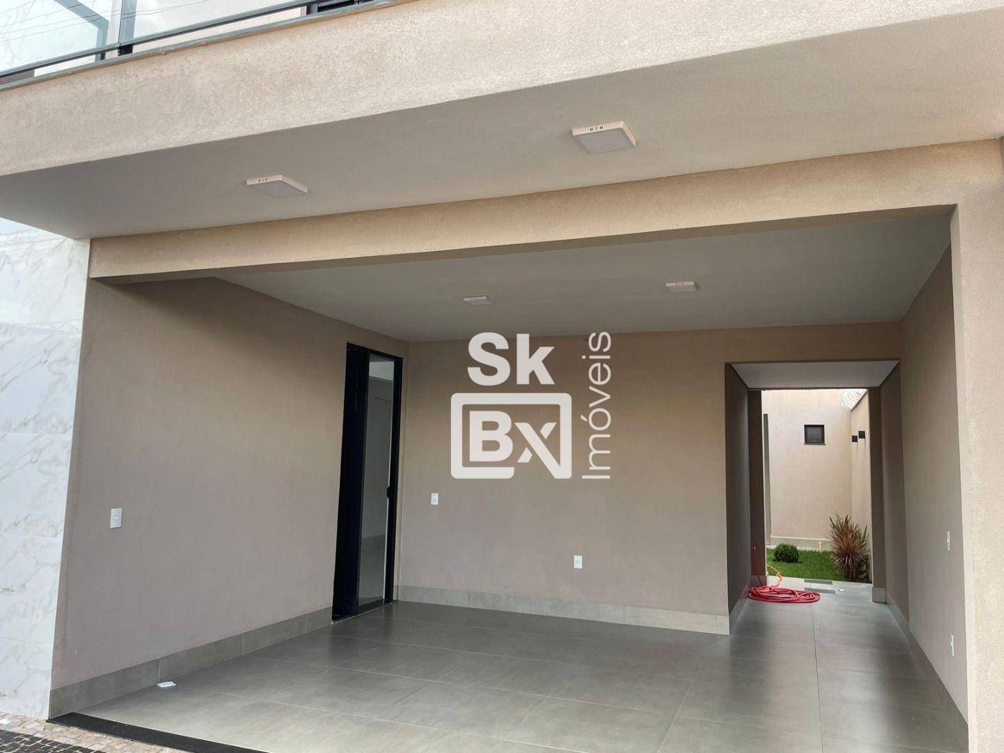 Casa à venda com 3 quartos, 176m² - Foto 2