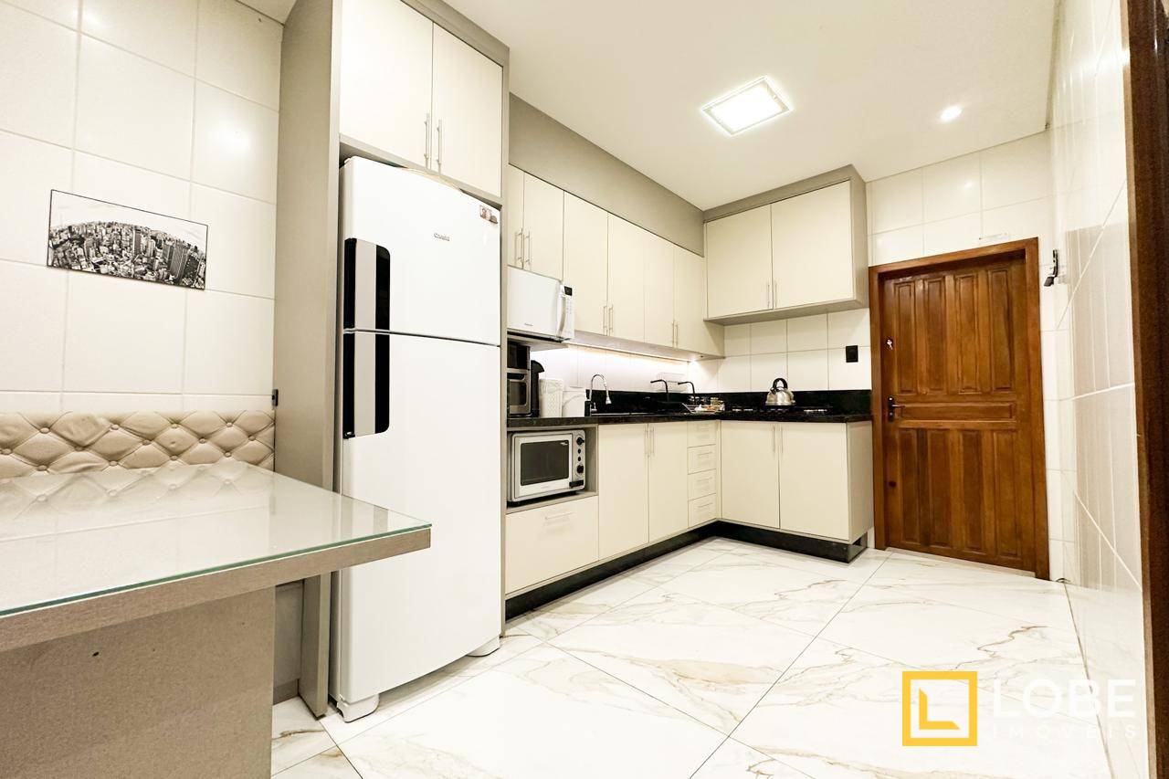Casa à venda com 4 quartos, 198m² - Foto 15