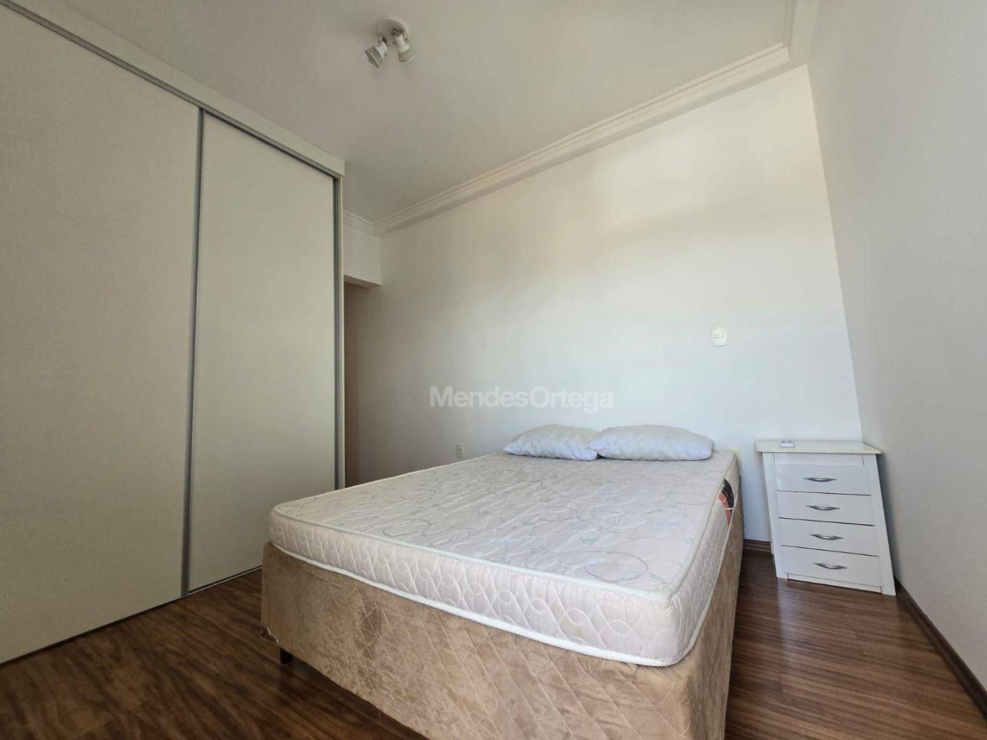 Apartamento para alugar com 3 quartos, 96m² - Foto 17