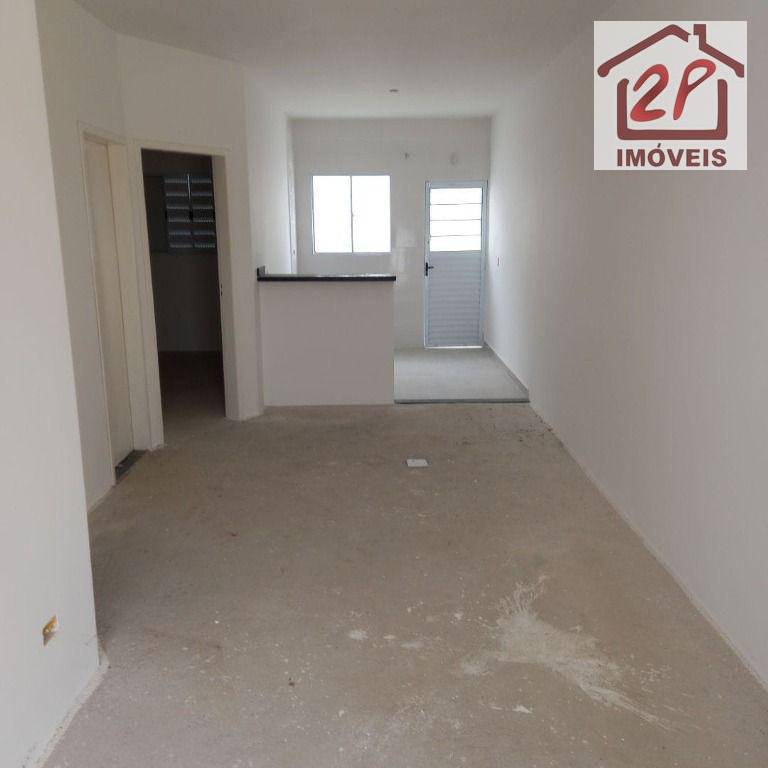 Casa à venda com 2 quartos, 53m² - Foto 4