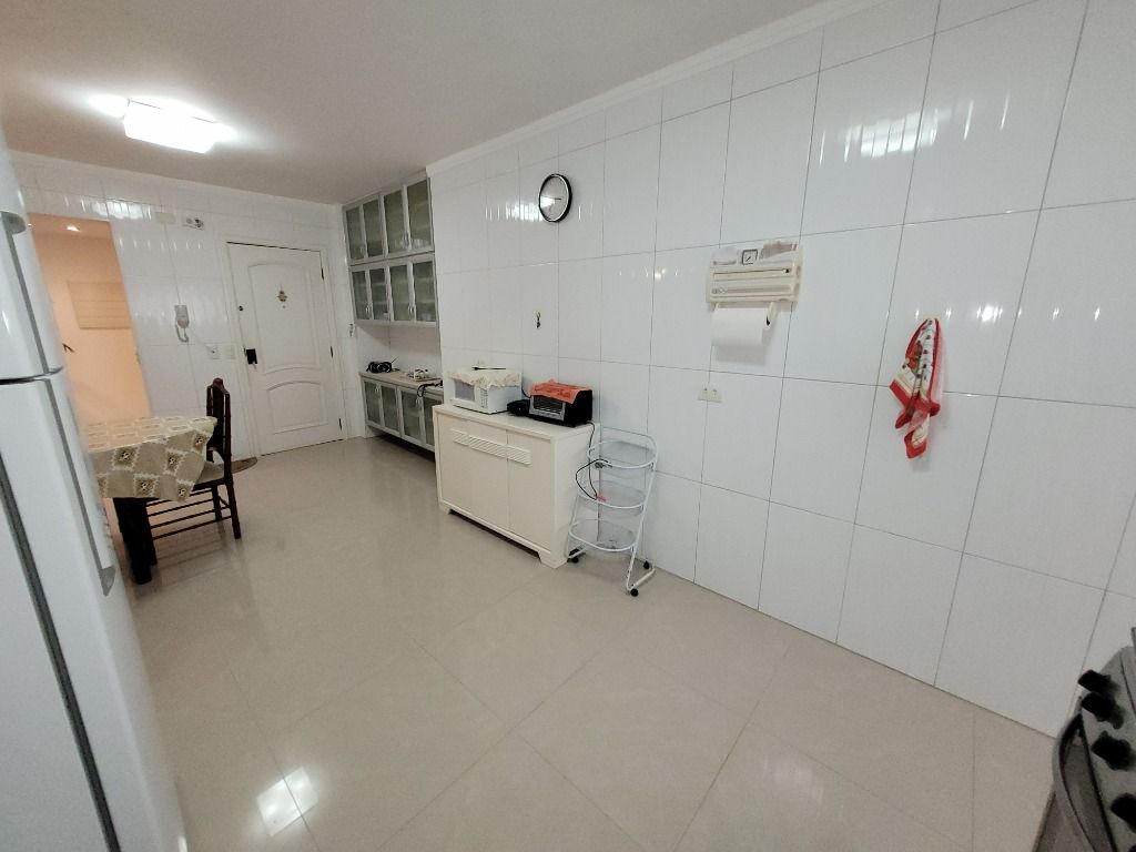 Apartamento à venda com 3 quartos, 130m² - Foto 18