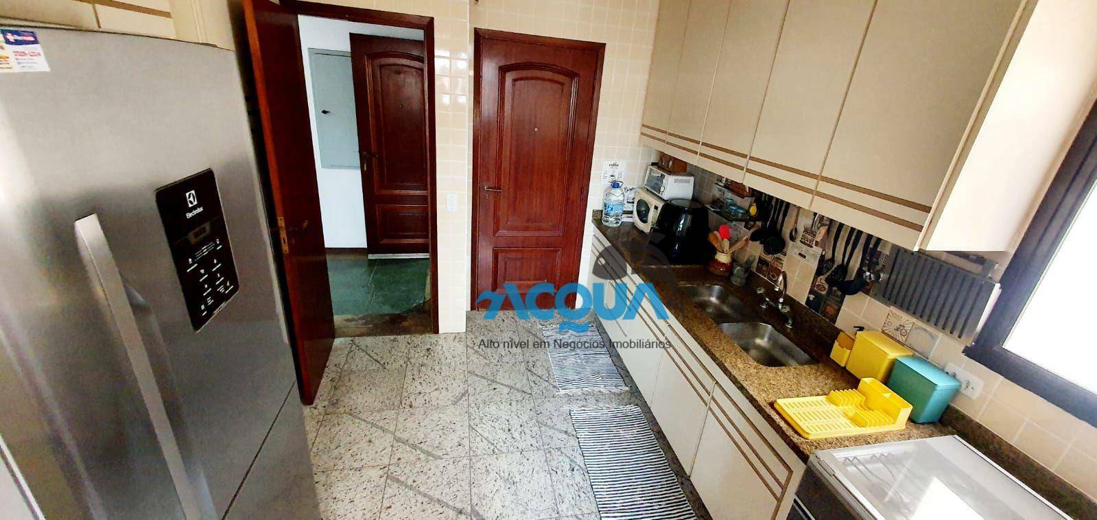 Apartamento à venda com 3 quartos, 150m² - Foto 4