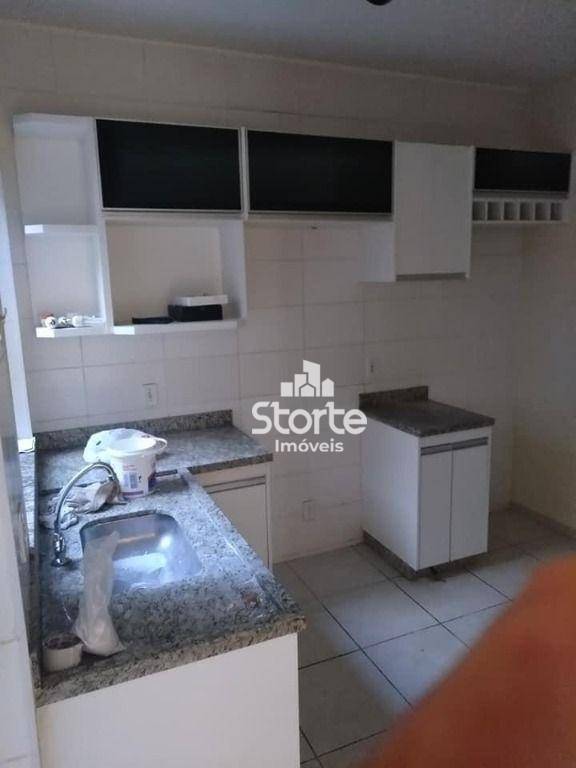 Casa à venda com 3 quartos, 92m² - Foto 1