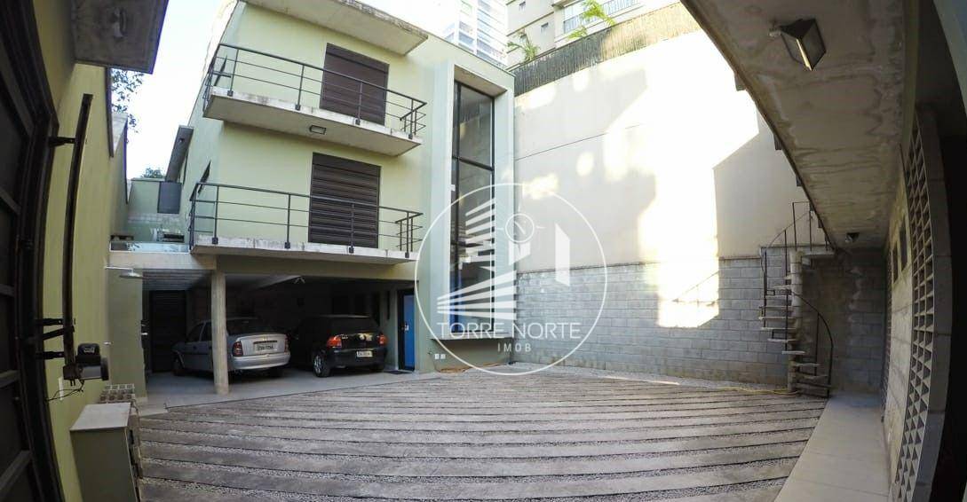 Casa à venda com 10 quartos, 350m² - Foto 1