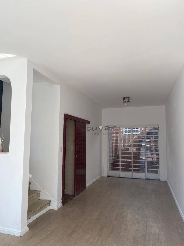 Casa à venda com 3 quartos, 130m² - Foto 4