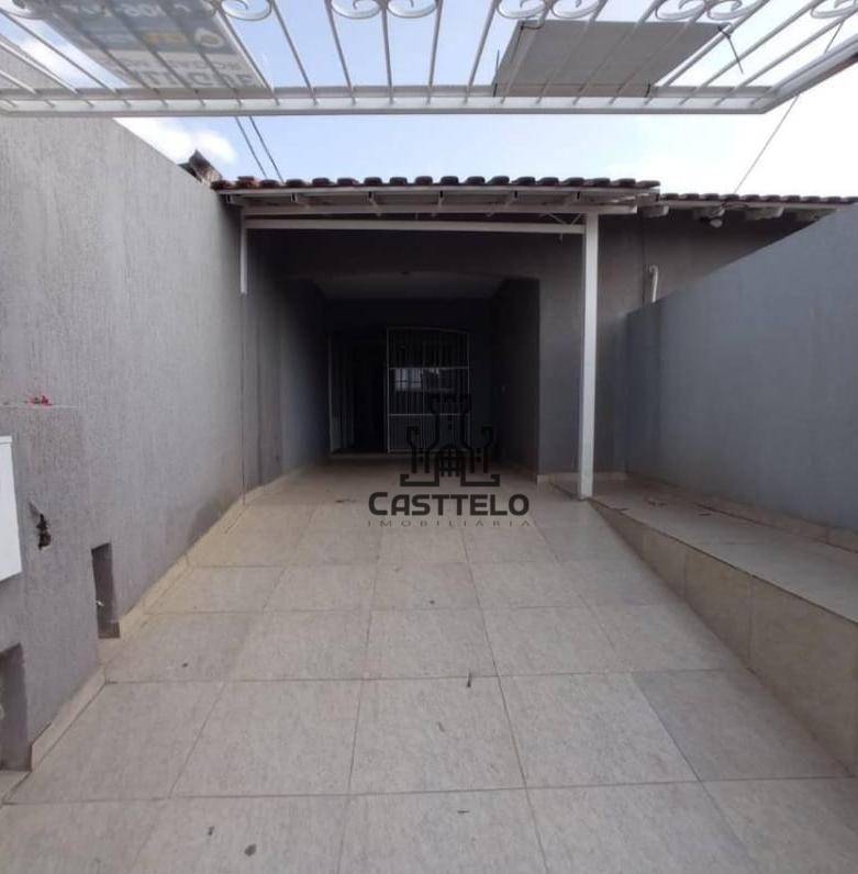 Casa à venda com 2 quartos, 120m² - Foto 3