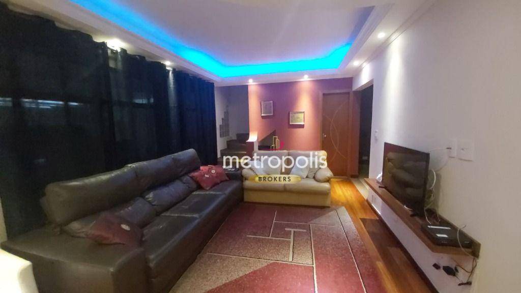 Sobrado à venda com 3 quartos, 240m² - Foto 1